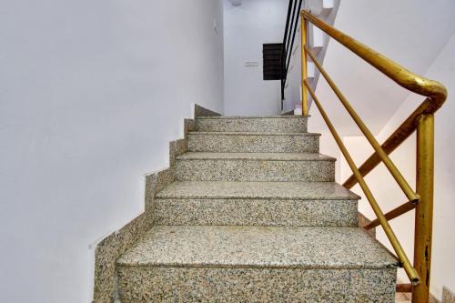 Jaipur District Hotel | Hotel O HM & Restaurant