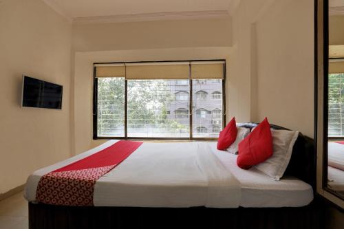 Lokhandwala Complex Hotel | Hotel O Lal Sai Residency
