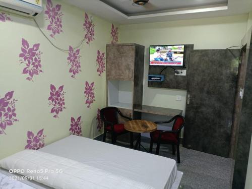 Jagatsinghpur Hotel | Hotel O Mahavir Guest House