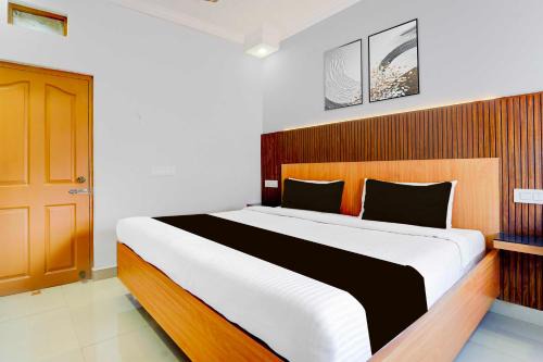 Shenoys Hotel | Hotel O Market Road Ernakulam