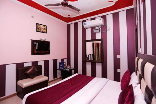 Jwalapur Hotel | Hotel O Mehfil Hotel