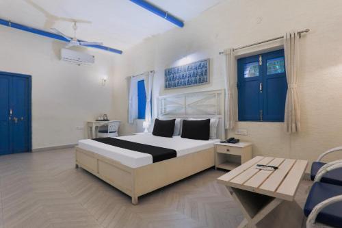 Chandauli Hotel | Hotel O Myconos Villa