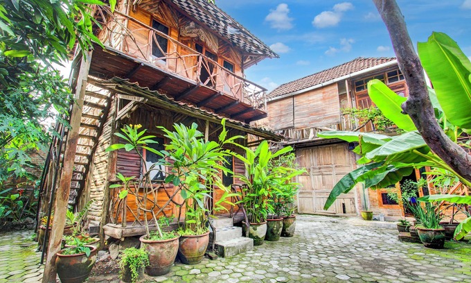 Sewon Hotel | Hotel O Prawirotaman Near Keraton Yogyakarta Formerly Chez Laelik Guesthouse