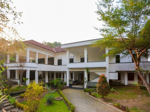 Cisarua Hotel | Hotel O Puncak Bogor Near Taman Safari