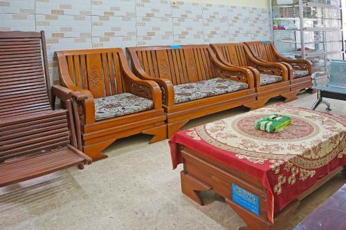 Lumajang Hotel | Hotel O Putih Mulia Homestay Syariah