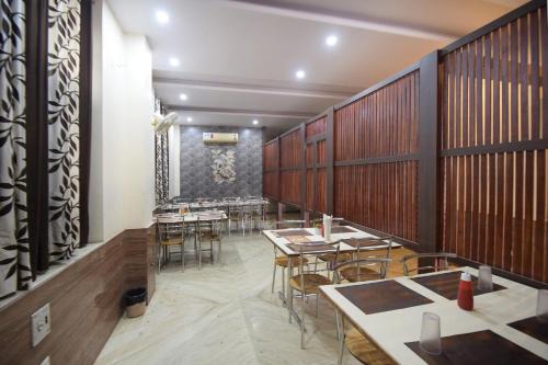 Raja Park Hotel | Hotel O Sky Inn