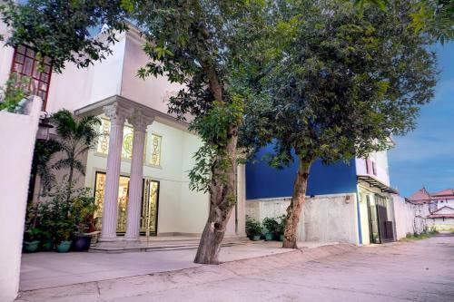 West Cirebon Hotel | Hotel O Stasiun Cirebon Kejaksan Near Alun Alun Cirebon Formerly Family Homestay