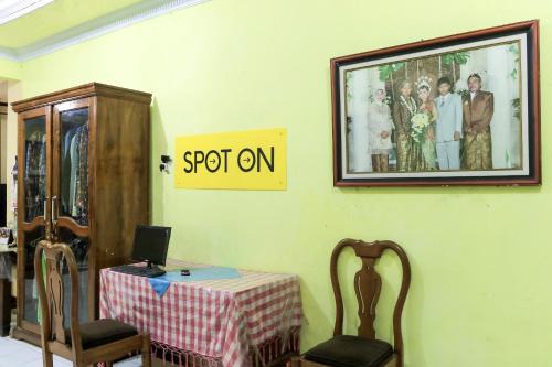 Lumajang Hotel | Hotel O Wallet Family Residence Syariah