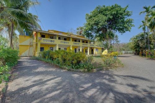 Kihim Hotel | Hotel O Yellow House