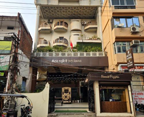 Sigra Hotel | Hotel Padmini International- Sigra