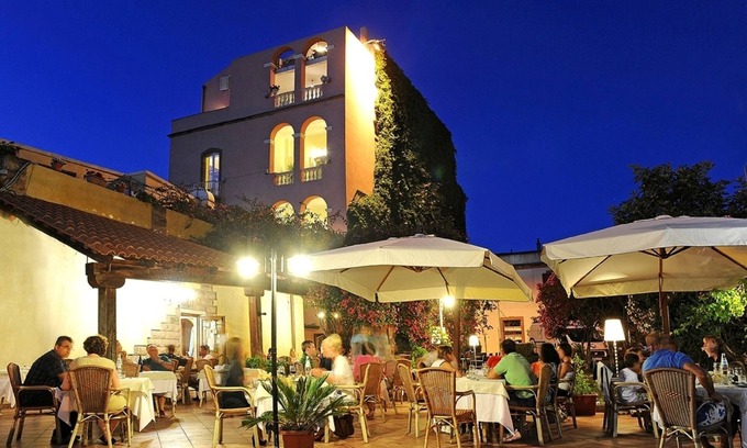 Bosa Historic Centre Hotel | Hotel Palazzo Pischedda