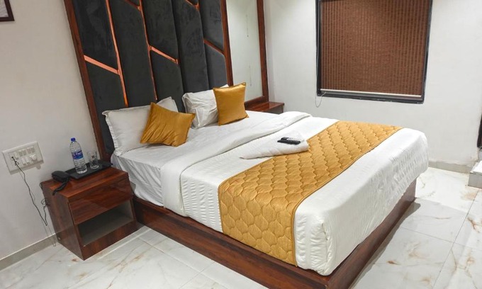 Mumbai Hotel | Hotel Palms Residency, Chembur Mumbai