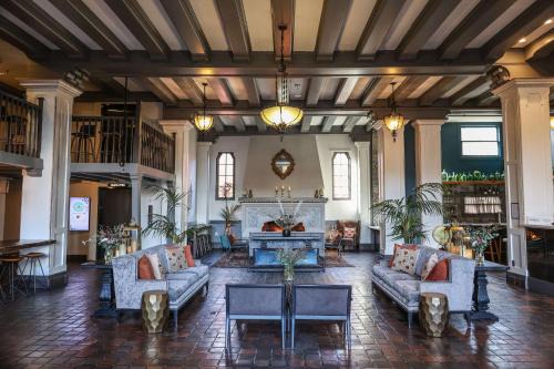 Petaluma Hotel | Hotel Petaluma, Tapestry Collection by Hilton