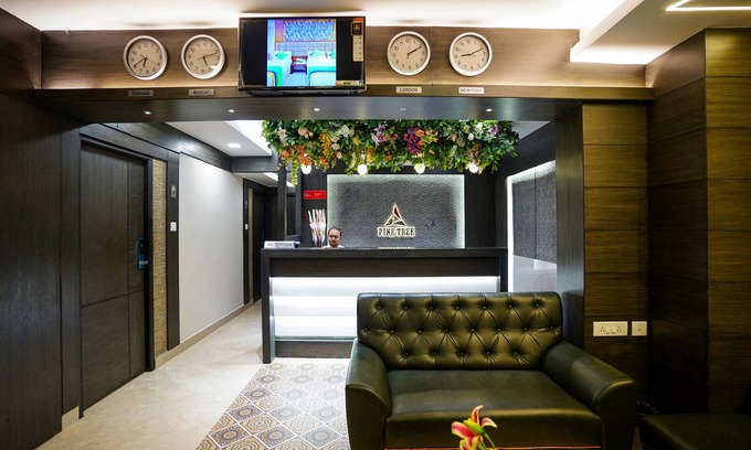 Thousand Lights Hotel | Hotel Pine Tree