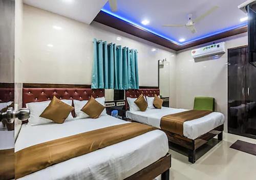 Prabhadevi Hotel | Hotel Plaza- Near Byculla Railway Station