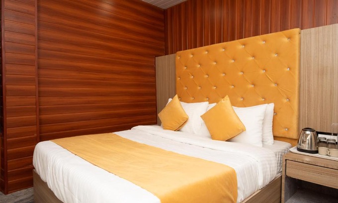 Goregaon West Hotel | Hotel Priceless Suite-Nesco Exhibition Goregaon