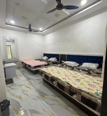 Omkareshwar Hotel | Hotel pujari palace