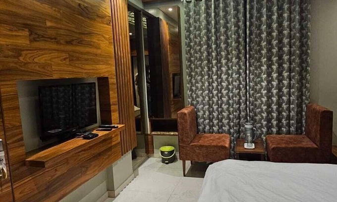 Ambaji Hotel | Hotel Pushpa Inn