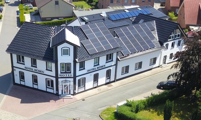 Brechtorf Hotel | Hotel Rühen, 24 Stunden Check in, Küche, kostenfreie Parkplätze