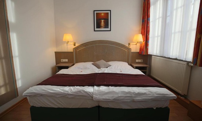 Neustadt-Hambach Hotel | Hotel Restaurant Hambacher WInzer