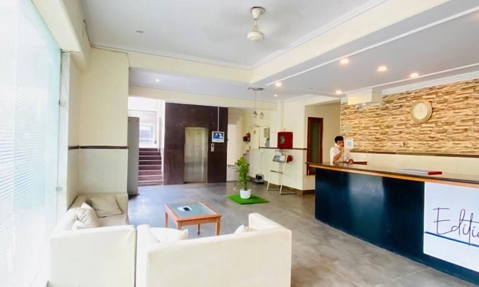 Sector 70 Hotel | Hotel Radient Casa