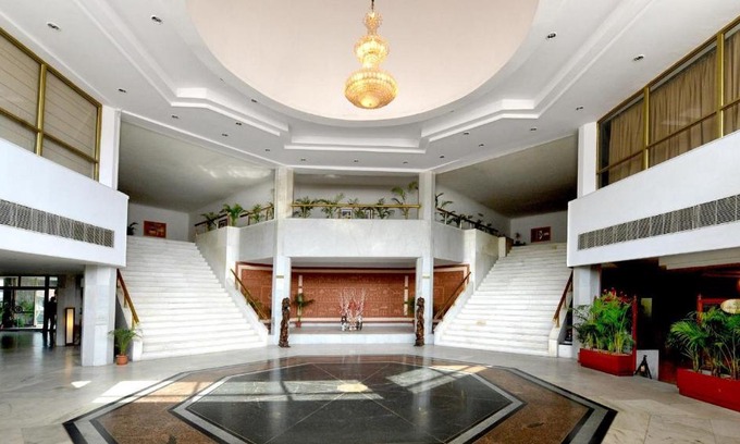 Surajkund Hotel | Hotel Raj Hans, Faridabad