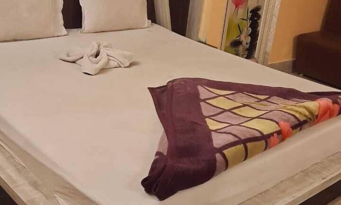 Kalighat Hotel | Hotel Raj