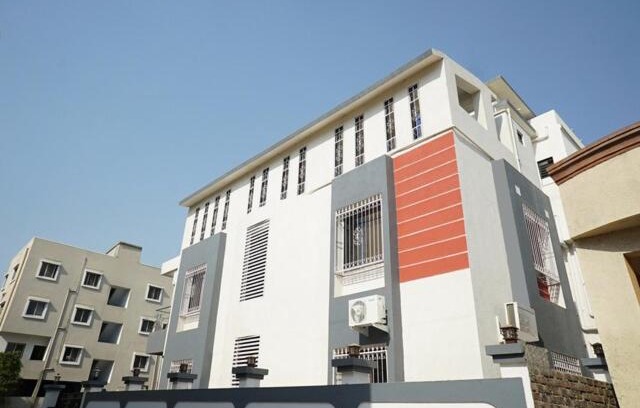 Pune Hotel | HOTEL RAJANIGANDHA home stay
