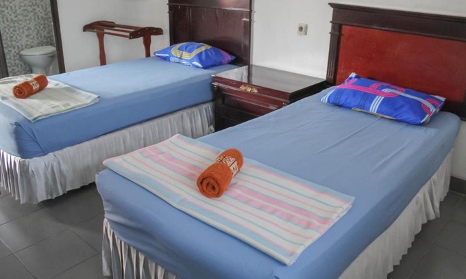 Cirebon Hotel | Hotel Rajawali Mitra RedDoorz