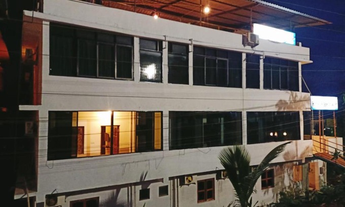 Mandrem Hotel | Hotel Rajeshwar