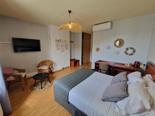 Cenac-et-Saint-Julien Hotel | Hotel Restaurant La Traverse