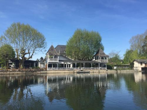Olivet Hotel | Hotel Restaurant Pavillon Bleu