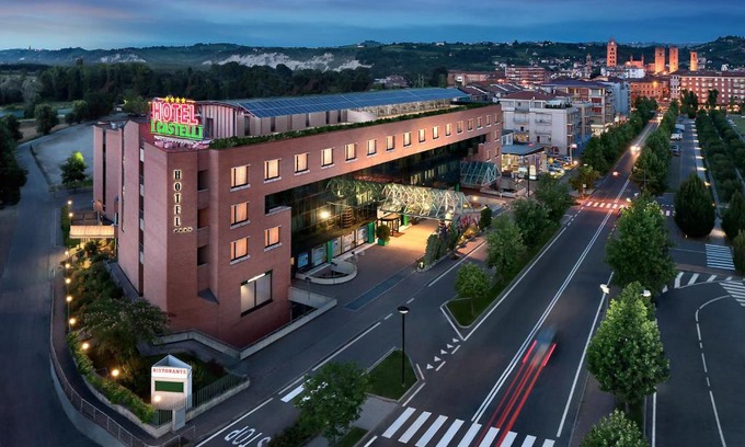Langhe and Roero Hotel | Hotel Ristorante I Castelli
