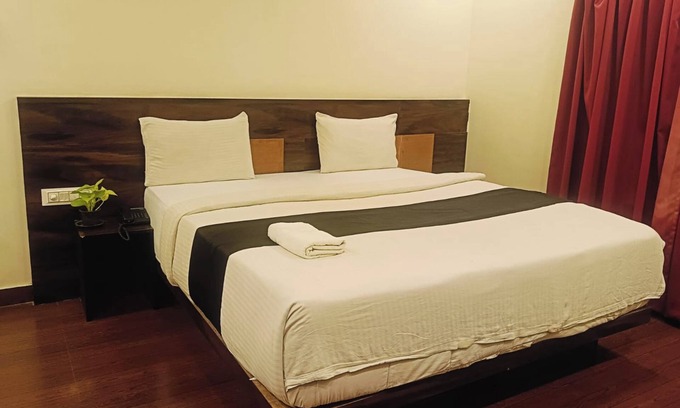 Domlur Hotel | Hotel Royalwood Premier - Domlur