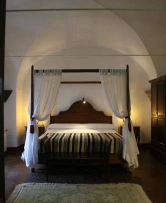 Villanueva del Fresno Hotel | Hotel Rural Las Grullas