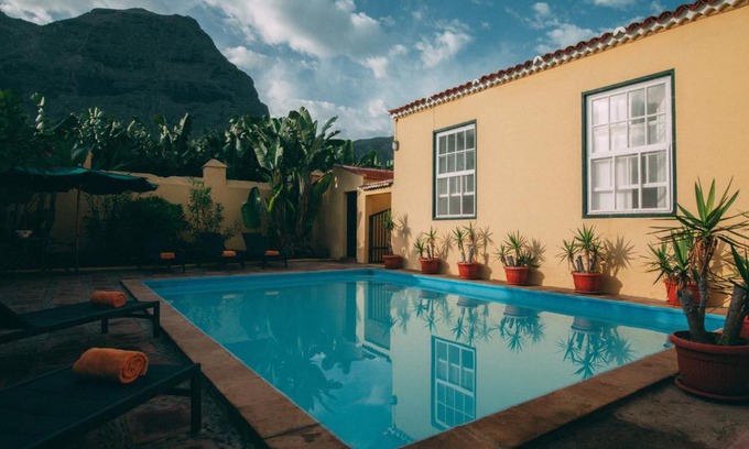 Los Silos House | Hotel Rural La Casa Amarilla