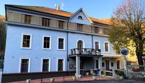 Krivoklat Hotel | Hotel Sýkora