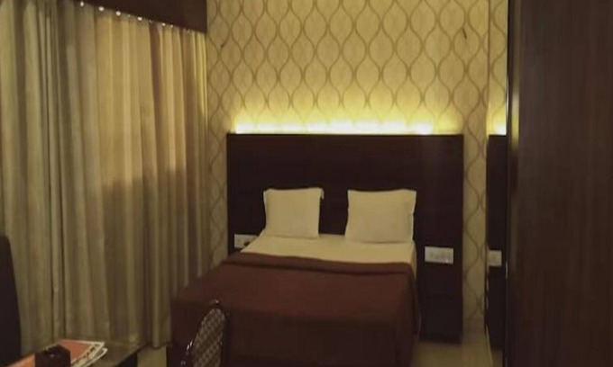 Airoli Hotel | Hotel Sai Nidhi supreme -Prajapati