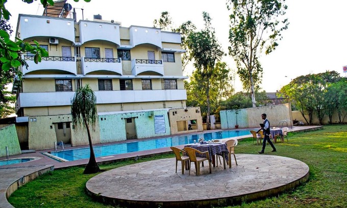 Kolhapur Hotel | Hotel Sai Prasad