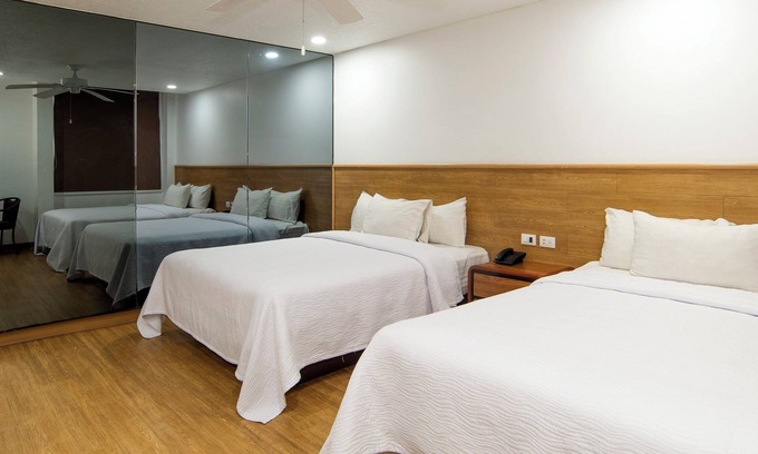 Cuauhtemoc Hotel | Hotel San Lucas