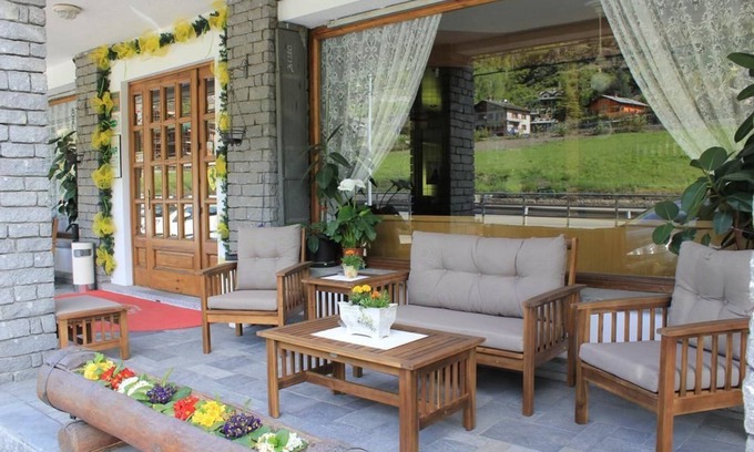 Montan-Angelin-Arensod Hotel | Hotel Sarre
