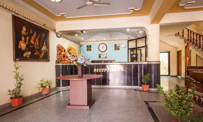Bullawala Hotel | Hotel Saurab
