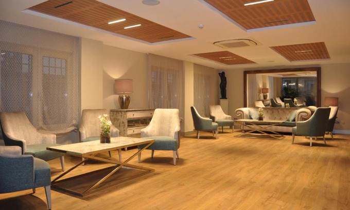 La Trinidad-San Juan y Todos los Santos Hotel | Hotel Selu