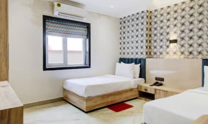 Dumdum Hotel | HOTEL SEVENTY SEVEN