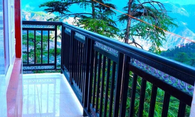 Shimla Bed & Breakfast | Hotel Shining Star