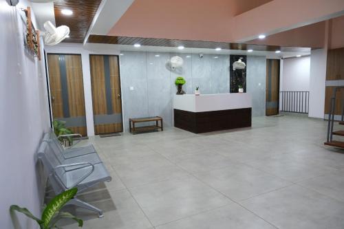 Rajpipla Hotel | HOTEL SHREE RAM