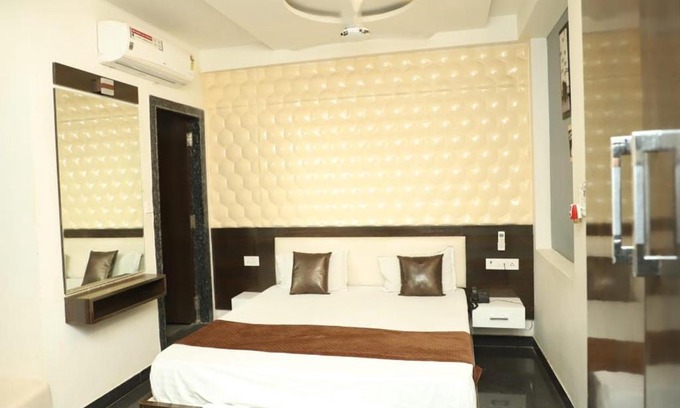 Nathdwara Hotel | Hotel Shreenath Ashray