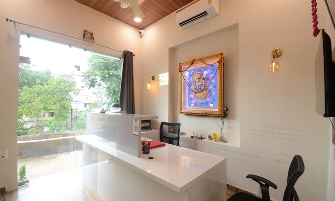 Nathdwara Hotel | Hotel Shri Dhwaja Inn