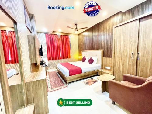 Sigra Hotel | HOTEL SIDDHANT PALACE ! VARANASI fully-Air-Conditioned hotel at prime location, Lift-&-wifi-available, near-Kashi-Vishwanath-Temple, and-Ganga-ghat - 2