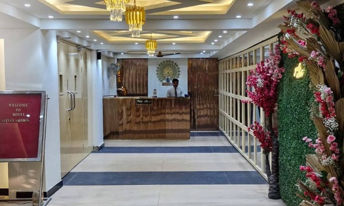 Pashim Vihar Hotel | Hotel Silver Saffron Peeragarhi